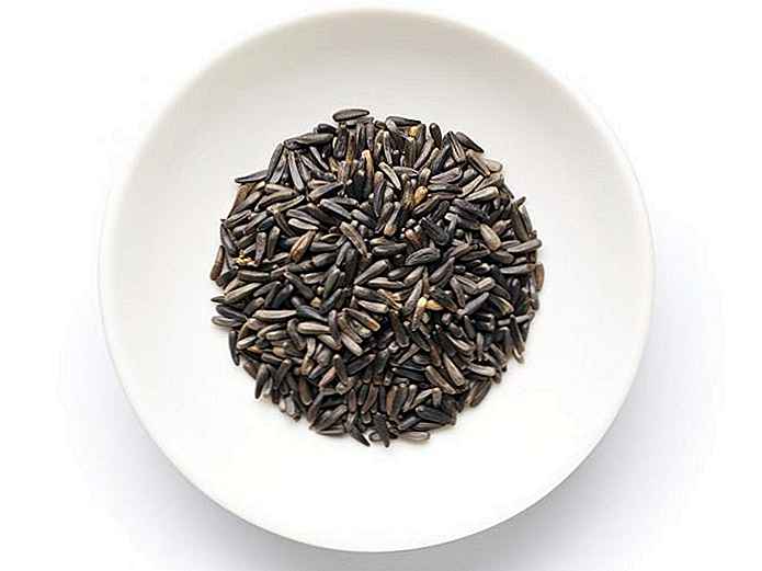 Plato circular con semillas de niger